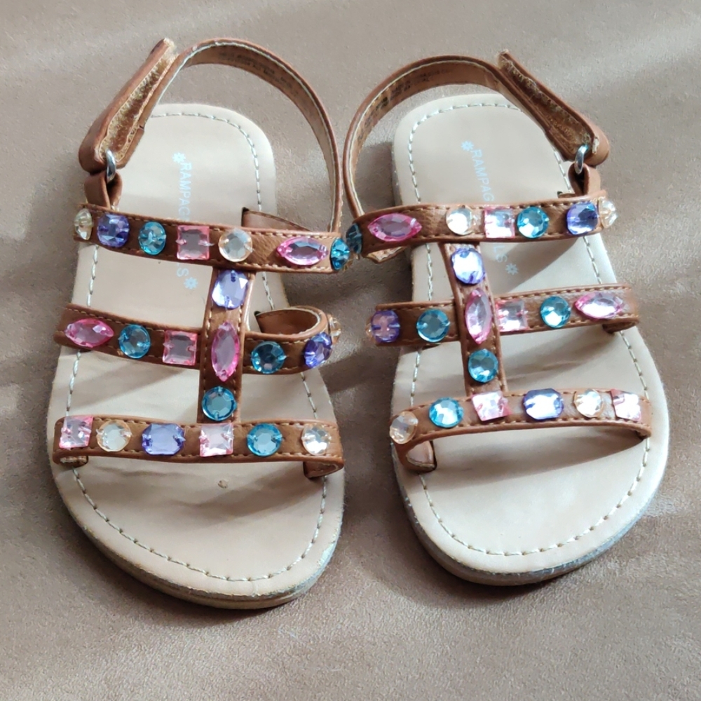 Girls shoes